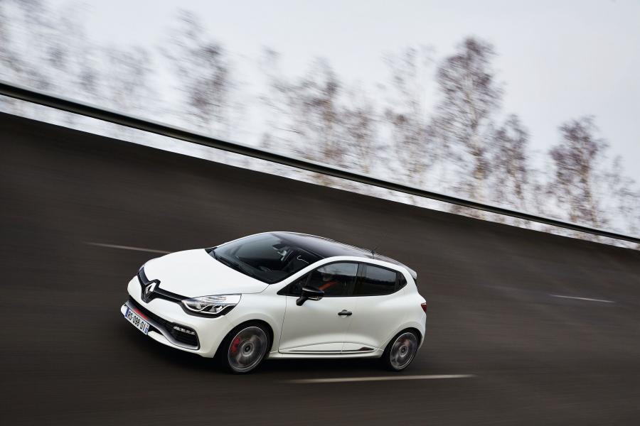  Renault Clio R.S. 220 Trophy 2015 года  (фото 3 из 48)